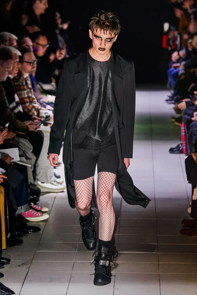 Look 28